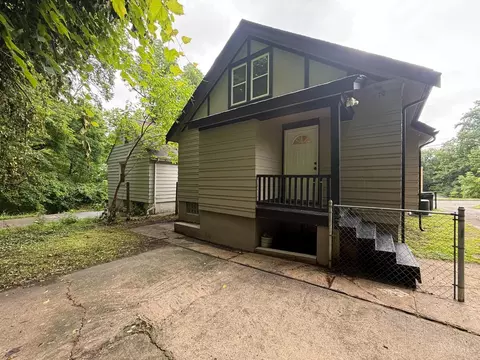 Exterior - 2755 Robert Ave, Cincinnati, OH 45211 photo 4 of 8