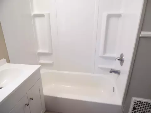 Bath - 3444 Evanston Ave, Cincinnati, OH 45207 photo 3 of 3