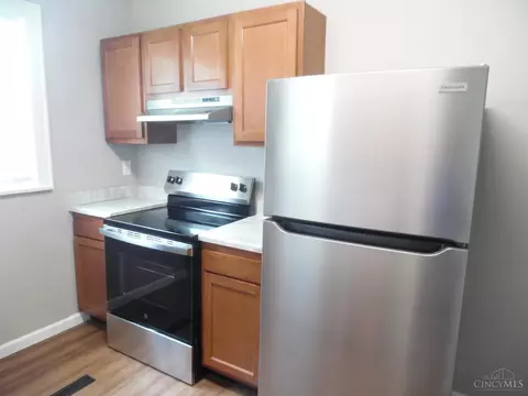 Kitchen - 3444 Evanston Ave, Cincinnati, OH 45207 photo 3 of 4