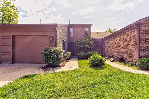 57 Evergreen Cir, Wyoming, OH 45215