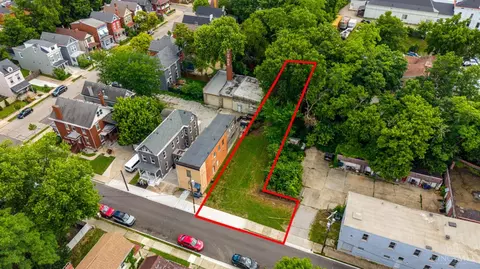 4110 Gordon St, Cincinnati, OH 45223 photo 2