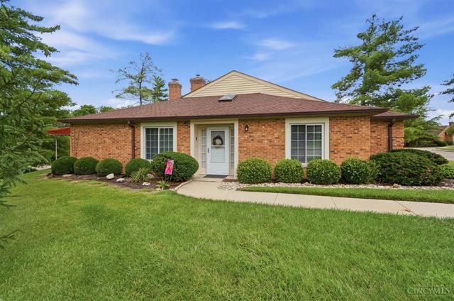 5220 Eaglesnest Dr, Cincinnati, OH 45248