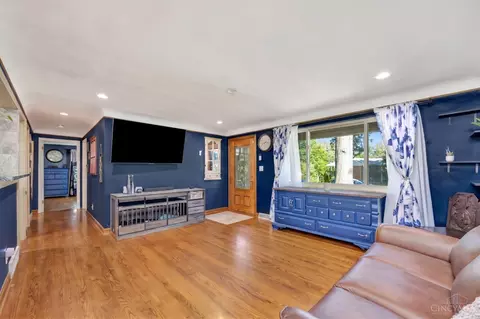 Living - 451 Beech Tree Ln, Cincinnati, OH 45244 photo 1 of 2