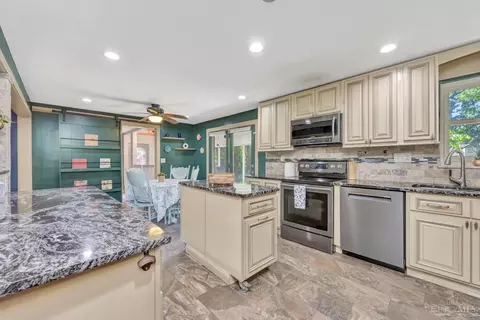 Kitchen - 451 Beech Tree Ln, Cincinnati, OH 45244 photo 5 of 5