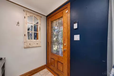 Entry Way - 451 Beech Tree Ln, Cincinnati, OH 45244 photo 1 of 3