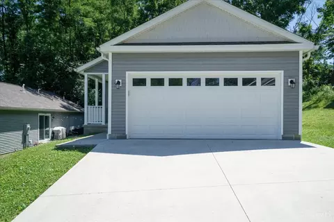 113 Springlake Ave, Hillsboro, OH 45133