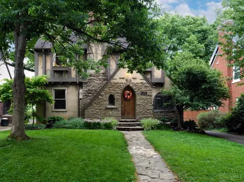 6182 Tulane Rd, Cincinnati, OH 45213