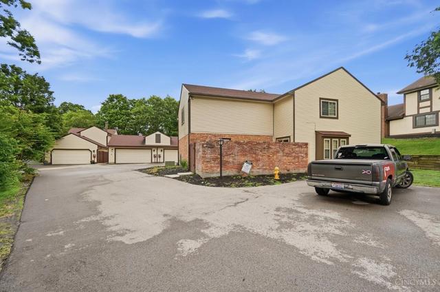 1360 Black Forest Dr, West Carrollton, OH 45449