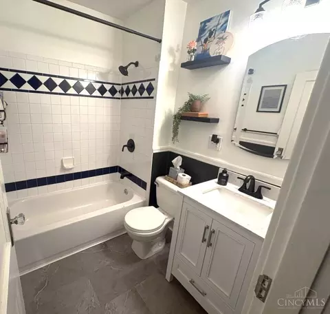 Bath - 6934 Merwin Ave, Cincinnati, OH 45227 photo 1 of 1