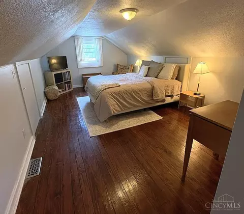Bedroom - 6934 Merwin Ave, Cincinnati, OH 45227 photo 3 of 5
