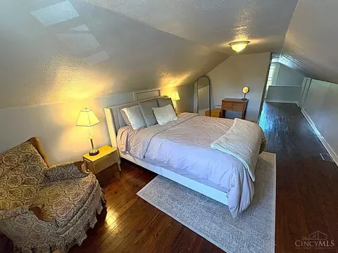 Bedroom - 6934 Merwin Ave, Cincinnati, OH 45227 photo 4 of 5