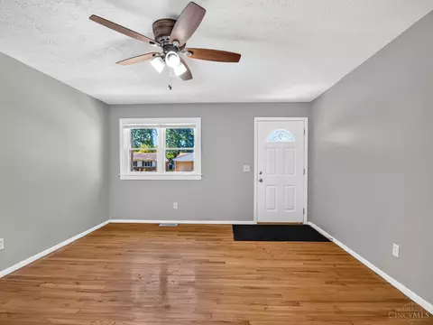 2432 Bracebridge Dr, Cincinnati, OH 45231 photo 2