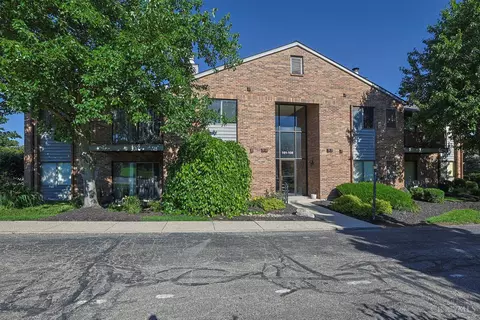 1544 Galbraith Rd, Cincinnati, OH 45231