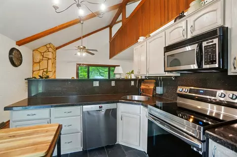 Kitchen - 736 Evangeline Rd, Forest Park, OH 45240 photo 4 of 7