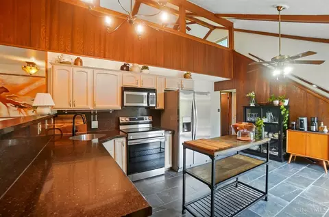 Kitchen - 736 Evangeline Rd, Forest Park, OH 45240 photo 3 of 7