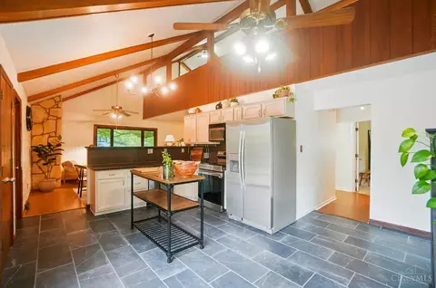 Kitchen - 736 Evangeline Rd, Forest Park, OH 45240 photo 6 of 7