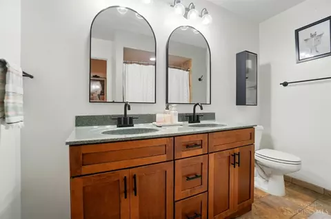 Bath - 736 Evangeline Rd, Forest Park, OH 45240 photo 1 of 6