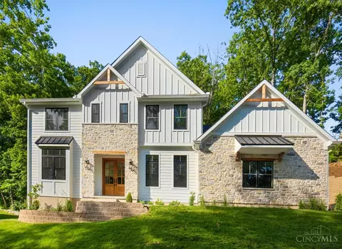 9004 Old Creek Trl, Montgomery, OH 45249