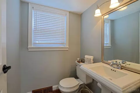 Bath - 6200 Margo Ln, Cincinnati, OH 45227 photo 3 of 5