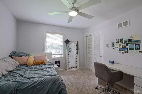Bedroom - 6200 Margo Ln, Cincinnati, OH 45227 photo 4 of 9