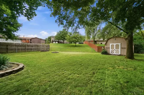 Exterior - 2465 Trinity Dr, Middletown, OH 45044 photo 8 of 8