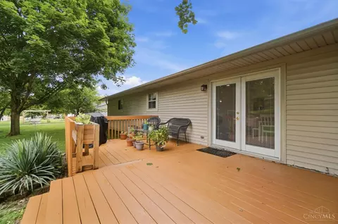 Exterior - 2465 Trinity Dr, Middletown, OH 45044 photo 4 of 8