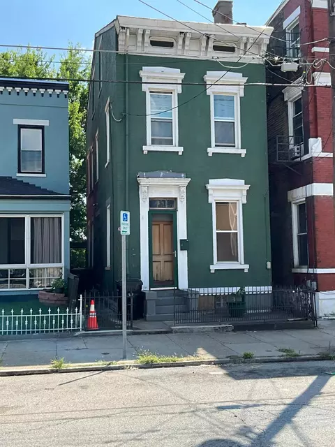 923 Findlay St, Cincinnati, OH 45214