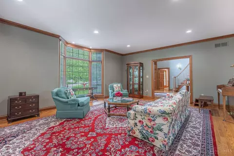 Living - 514 Shambord Cir, Kettering, OH 45429 photo 1 of 8