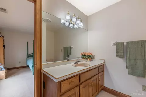 Bath - 514 Shambord Cir, Kettering, OH 45429 photo 4 of 10