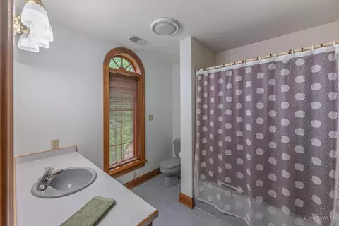 Bath - 514 Shambord Cir, Kettering, OH 45429 photo 7 of 10