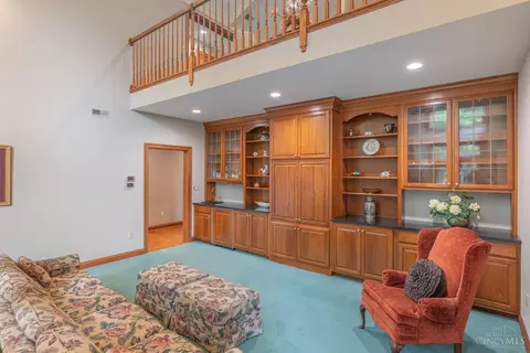 Living - 514 Shambord Cir, Kettering, OH 45429 photo 5 of 8