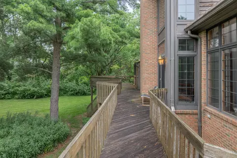 Exterior - 514 Shambord Cir, Kettering, OH 45429 photo 9 of 22