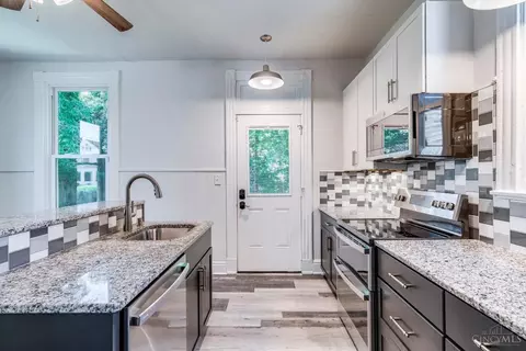 Kitchen - 3623 Wabash Ave, Cincinnati, OH 45207 photo 5 of 7