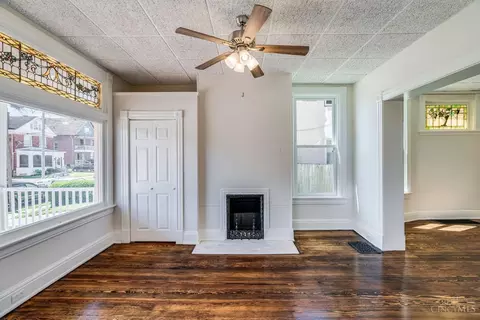 Living - 3623 Wabash Ave, Cincinnati, OH 45207 photo 3 of 7