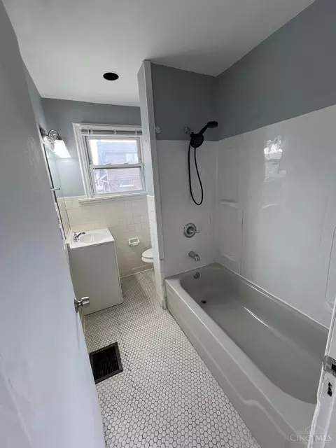 451 Lloyd Pl, Cincinnati, OH 45219 photo 15