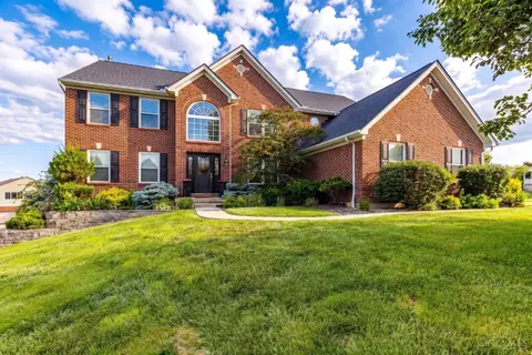 1261 Pond Ridge Cir, Hamilton, OH 45013