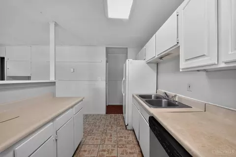 9670 Pippin Rd, Cincinnati, OH 45231 photo 7