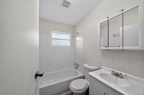 9670 Pippin Rd, Cincinnati, OH 45231 photo 24