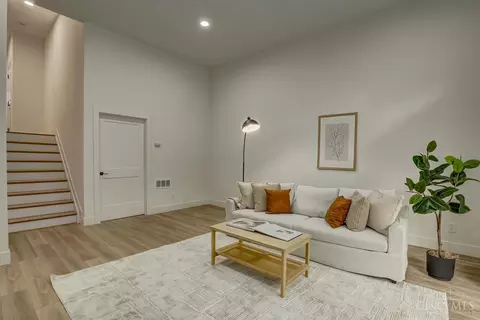 Living - 967 Windsor St, Cincinnati, OH 45206 photo 5 of 5