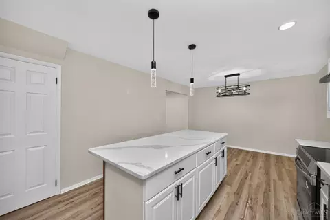 Kitchen - 932 Glasgow Dr, Forest Park, OH 45240 photo 4 of 5