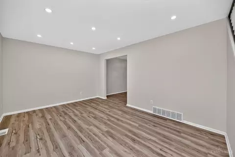 Living - 932 Glasgow Dr, Forest Park, OH 45240 photo 1 of 6