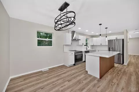 Kitchen - 932 Glasgow Dr, Forest Park, OH 45240 photo 1 of 5