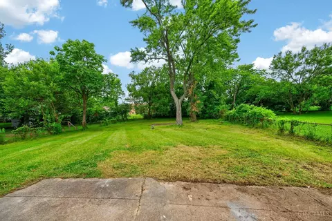Exterior - 932 Glasgow Dr, Forest Park, OH 45240 photo 3 of 10