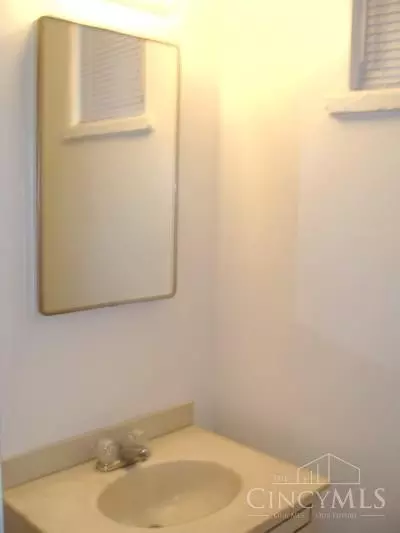 Bath - 4947 Charlemar Dr, Cincinnati, OH 45227 photo 3 of 3