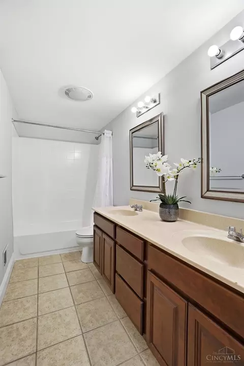 Bath - 3072 Sidney Ave, Cincinnati, OH 45225 photo 2 of 2