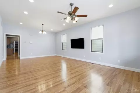 Living - 3072 Sidney Ave, Cincinnati, OH 45225 photo 1 of 2
