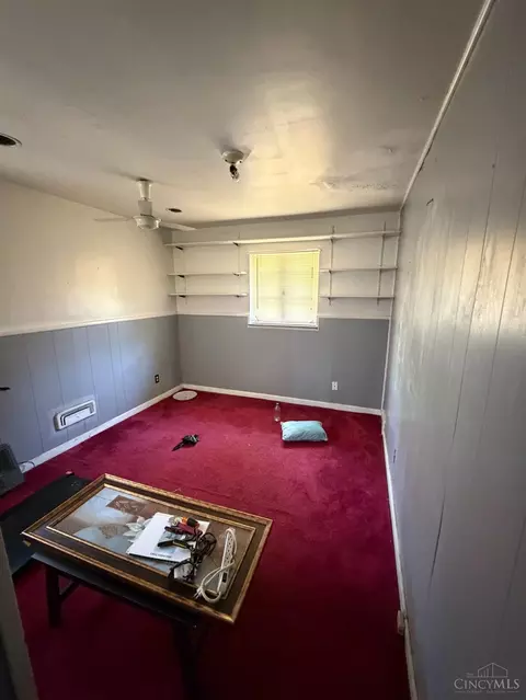 Bedroom - 9564 Wayne Ave, Lincoln Heights, OH 45215 photo 2 of 5