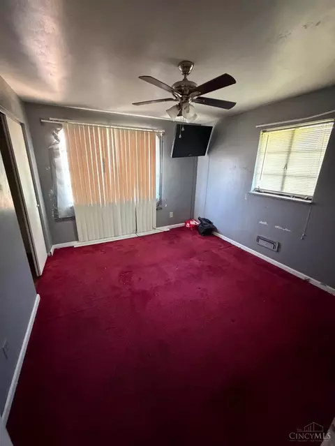 Bedroom - 9564 Wayne Ave, Lincoln Heights, OH 45215 photo 4 of 5