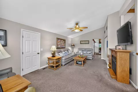 Living - 3078 Ebenezer Rd, Cincinnati, OH 45233 photo 2 of 5