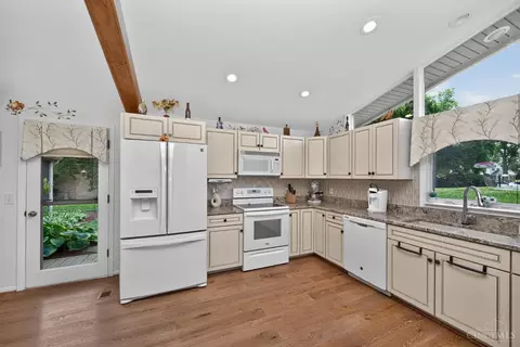 Kitchen - 3078 Ebenezer Rd, Cincinnati, OH 45233 photo 1 of 3